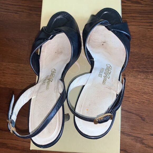 Vtg 70s Saks Fifth Avenue navy sandal heels - Picture 2 of 7